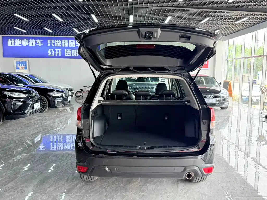 Forester 2.0 i AWD Luxury EyeSight