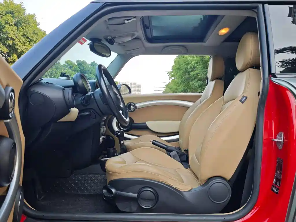 MINI 1.6 L COOPER 50 Mayfair