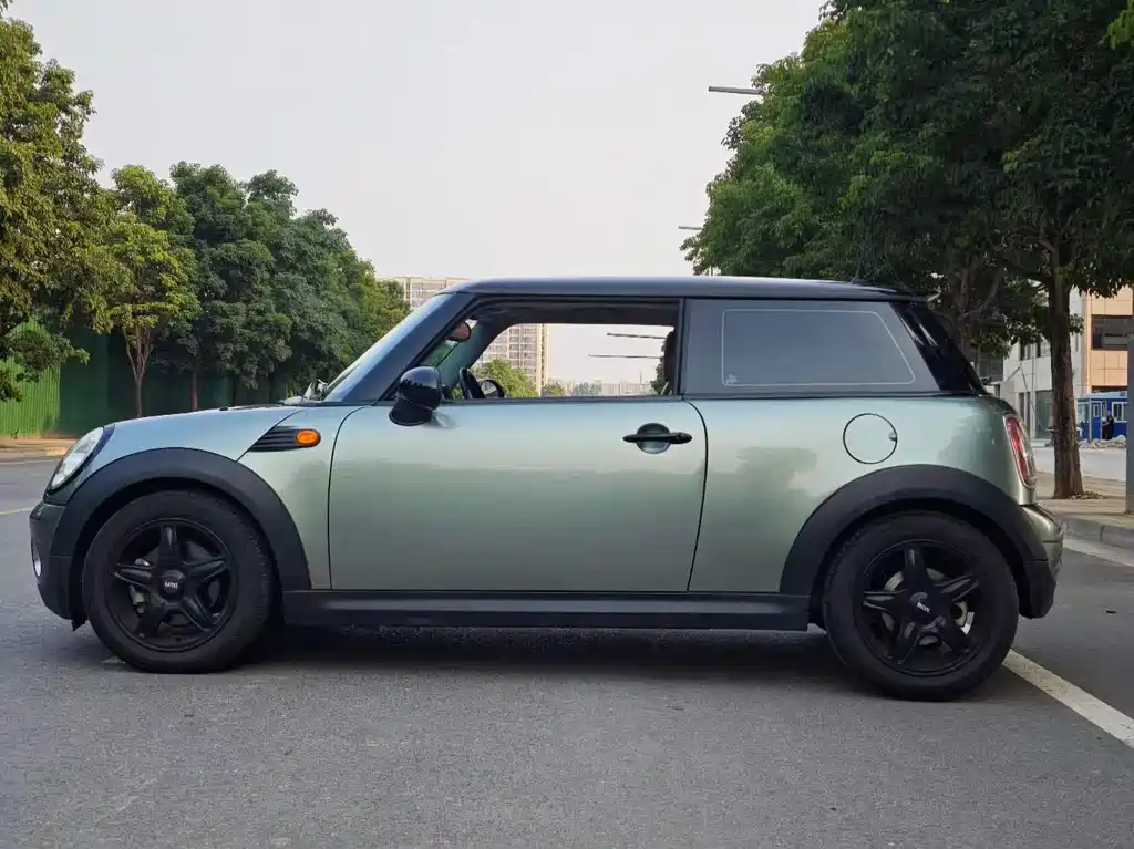 MINI 1.6 L COOPER 50 Mayfair