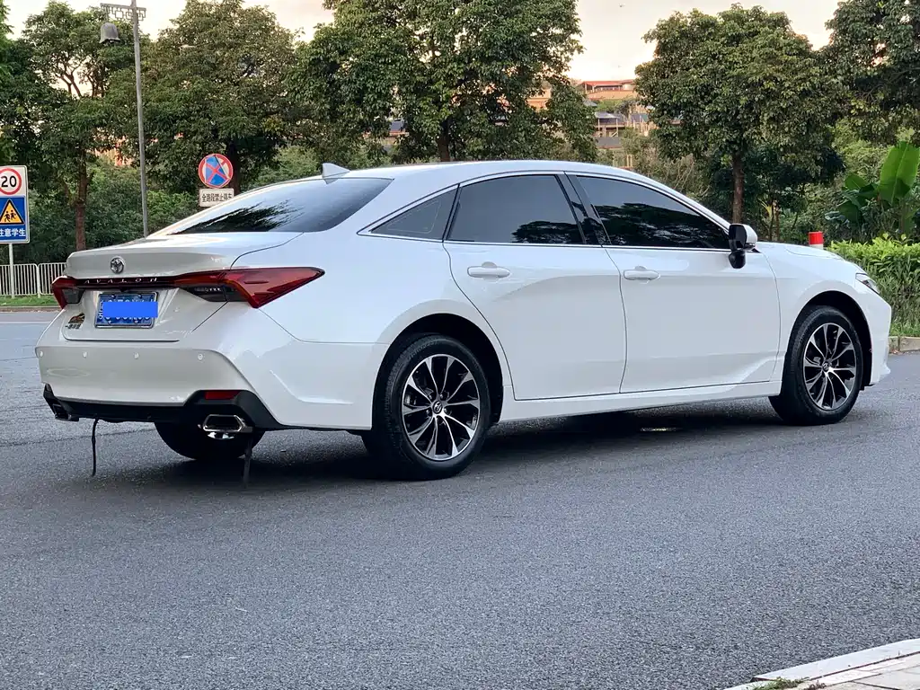 Avalon 2.0 L Select