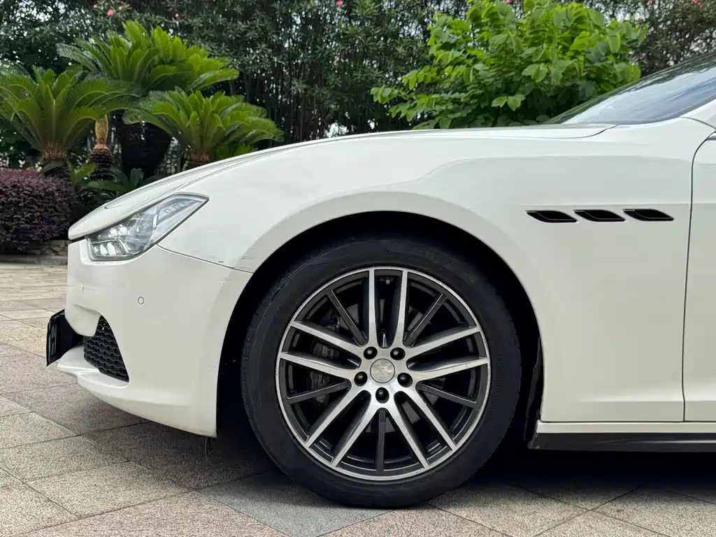 Ghibli 3.0 T Standard