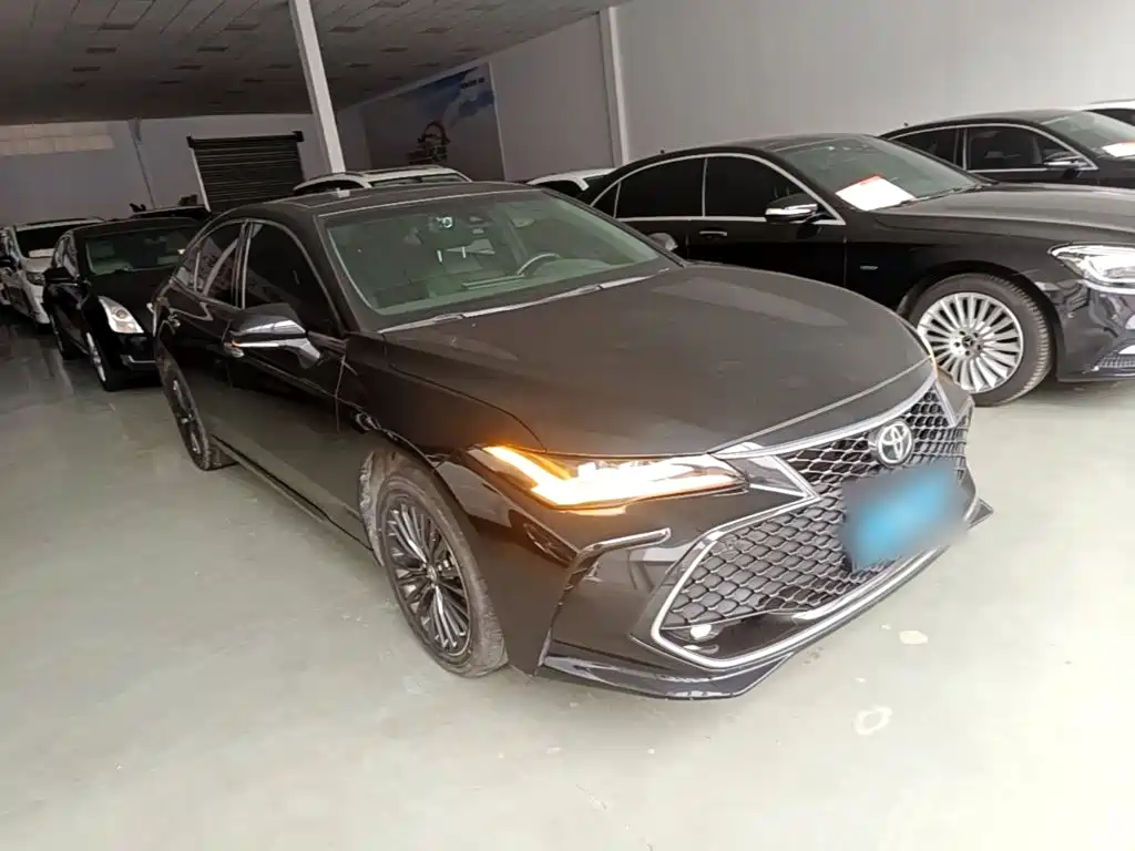 Avalon 2.5 L Touring Distinguished