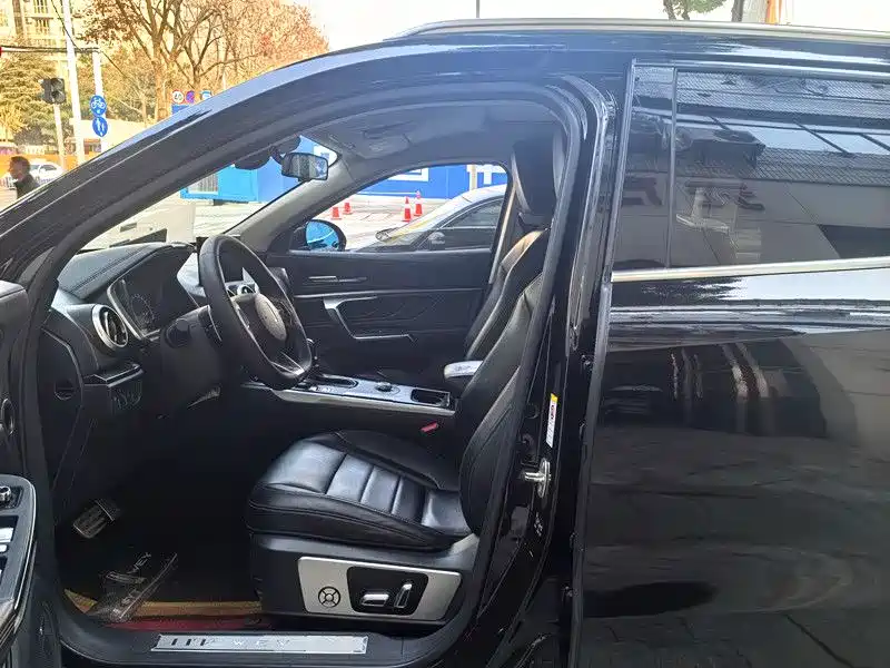 WEY VV5 2.0 T 2 WD Terminator
