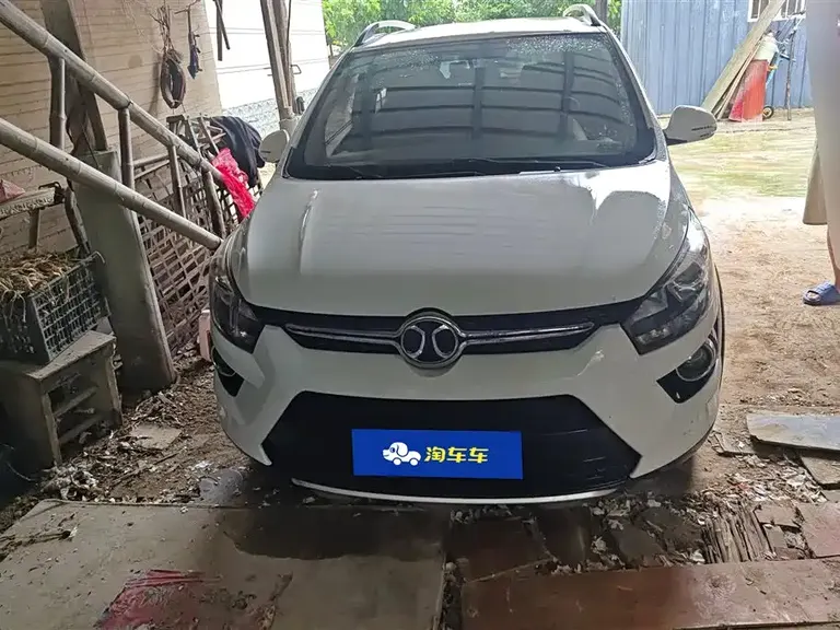 Baic Senova X25 绅宝X25 2015款 1.5 L 手动舒适型