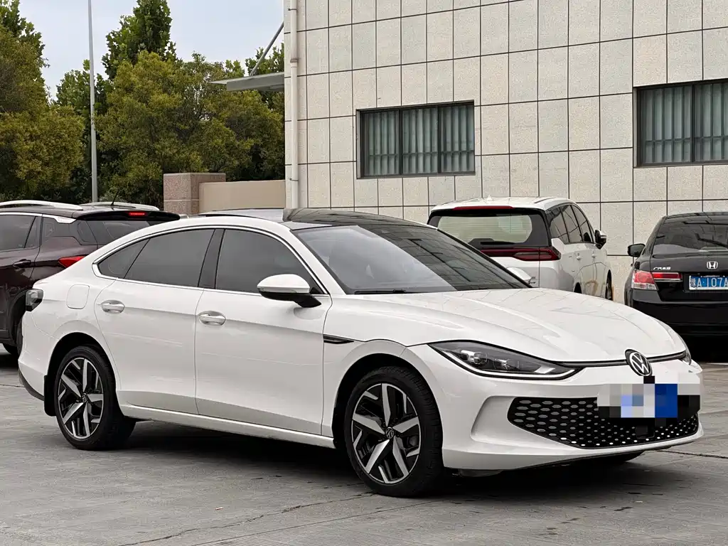 Lamando Lamando L 280 TSI DSG Spicy Cool