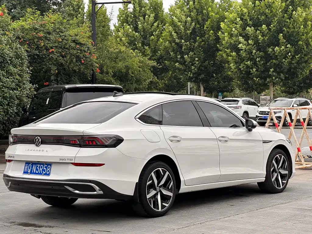 Lamando Lamando L 280 TSI DSG Spicy Cool