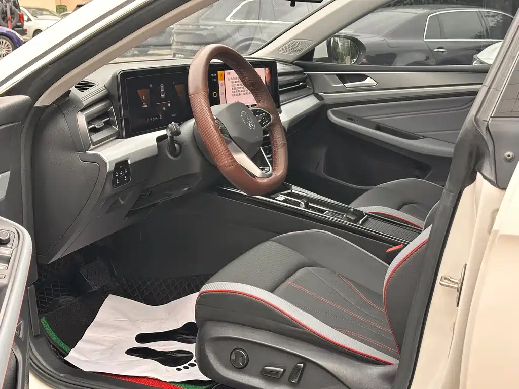 Lamando Lamando L 280 TSI DSG Spicy Cool