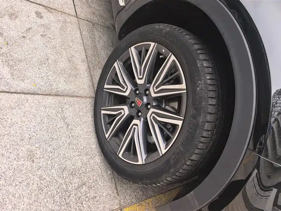 Hongqi HS5 Facelift 2.0 T Connected Flagship Enjoyment 4 WD