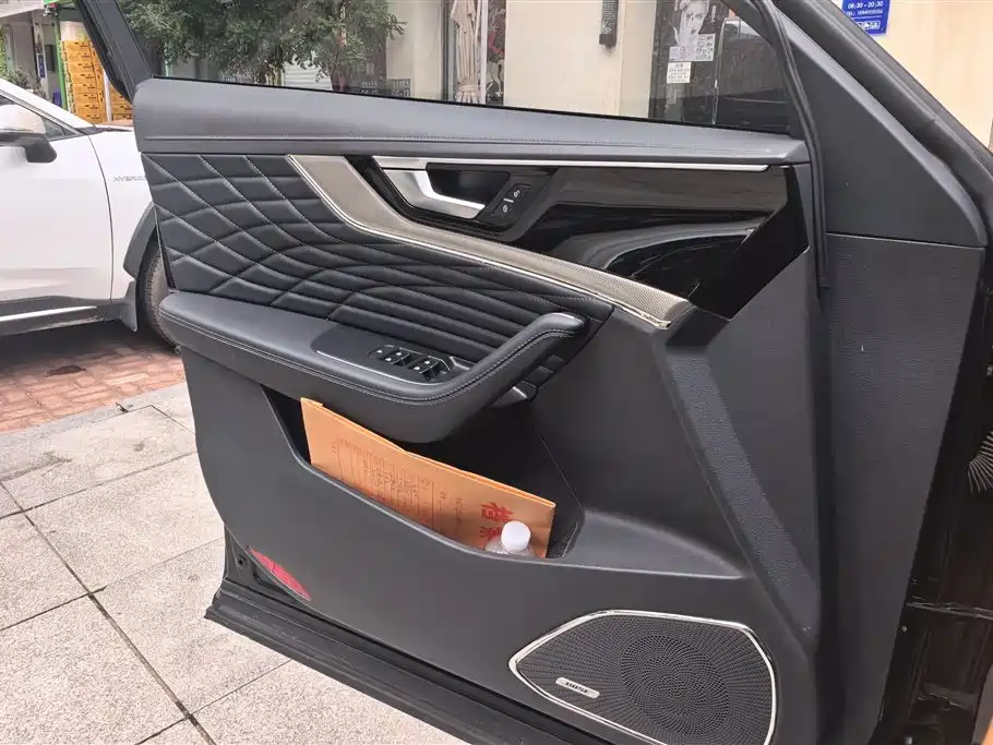 Hongqi HS5 Facelift 2.0 T Connected Flagship Enjoyment 4 WD