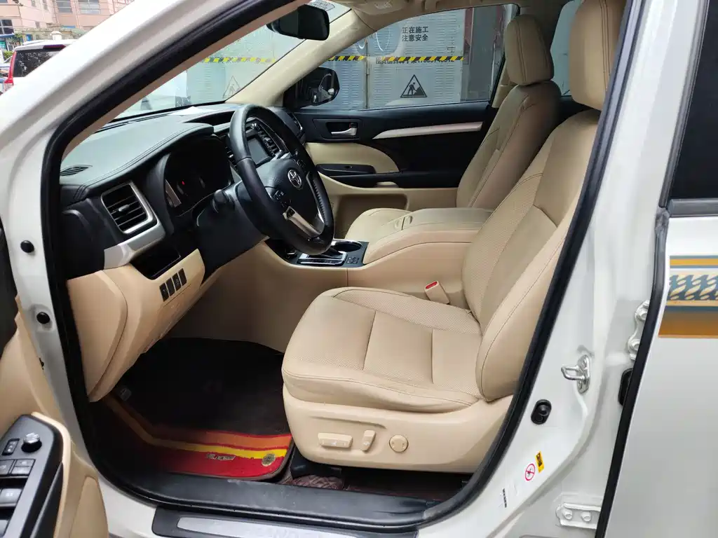 Highlander 2.0 T 4 WD Luxury 7-seat