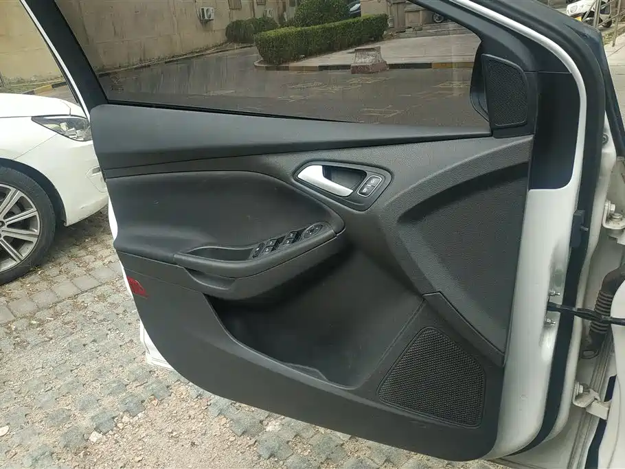 Focus Hatchback 1.6 L Auto Comfort
