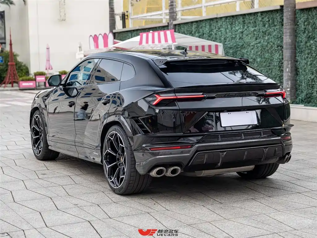 Urus 4.0 T V8 Performante