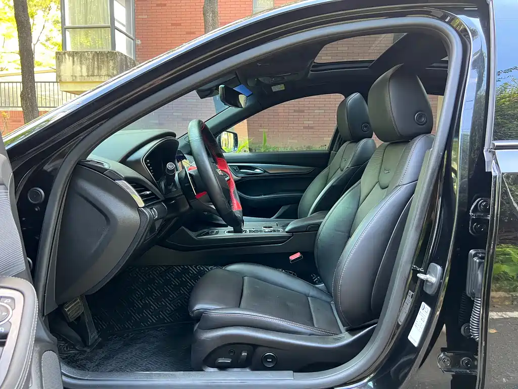Cadillac CT5 Facelift 28 T Leading Sport
