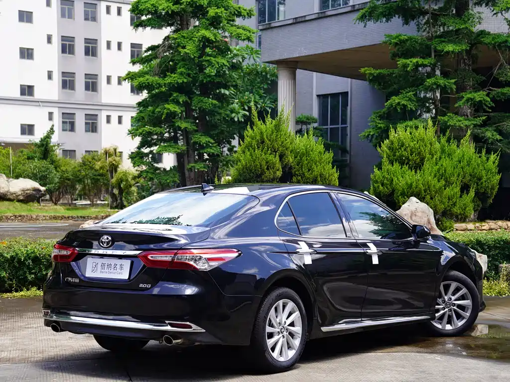 Camry 2.0 G Luxury