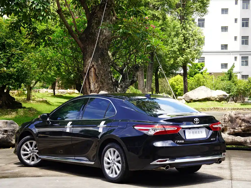 Camry 2.0 G Luxury