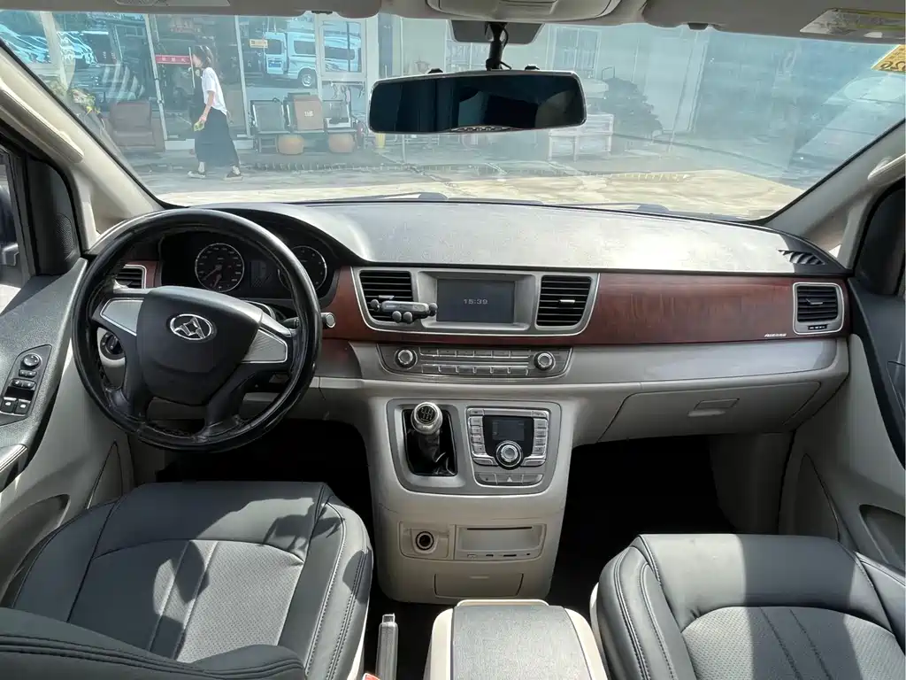 Maxus G10 大通G10 2014款 2.0 T 手动精英版