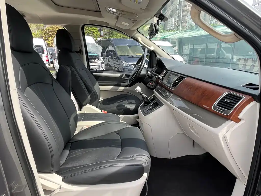 Maxus G10 大通G10 2014款 2.0 T 手动精英版