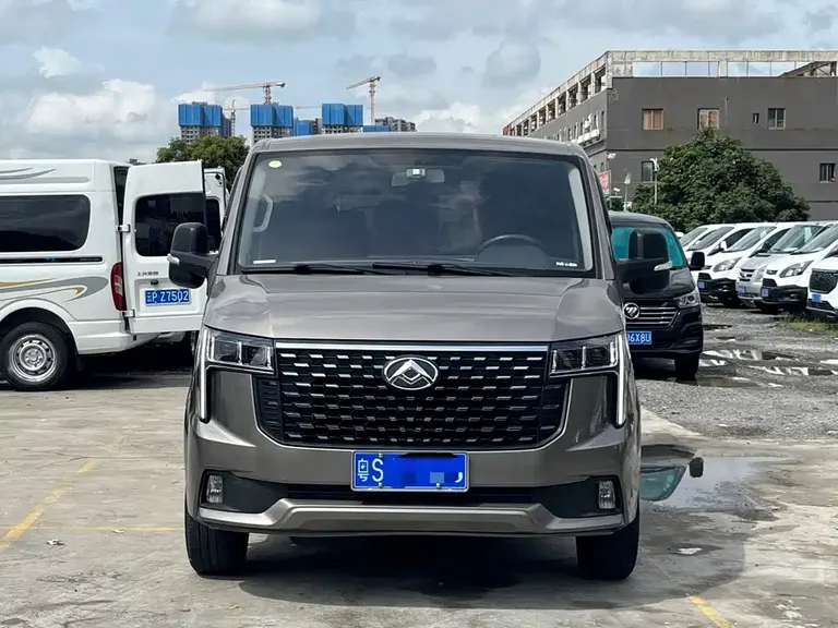Maxus Xintu V80 新途V80 2024款 傲运通 6 AMT 短轴超低顶147 Ps 5/6座