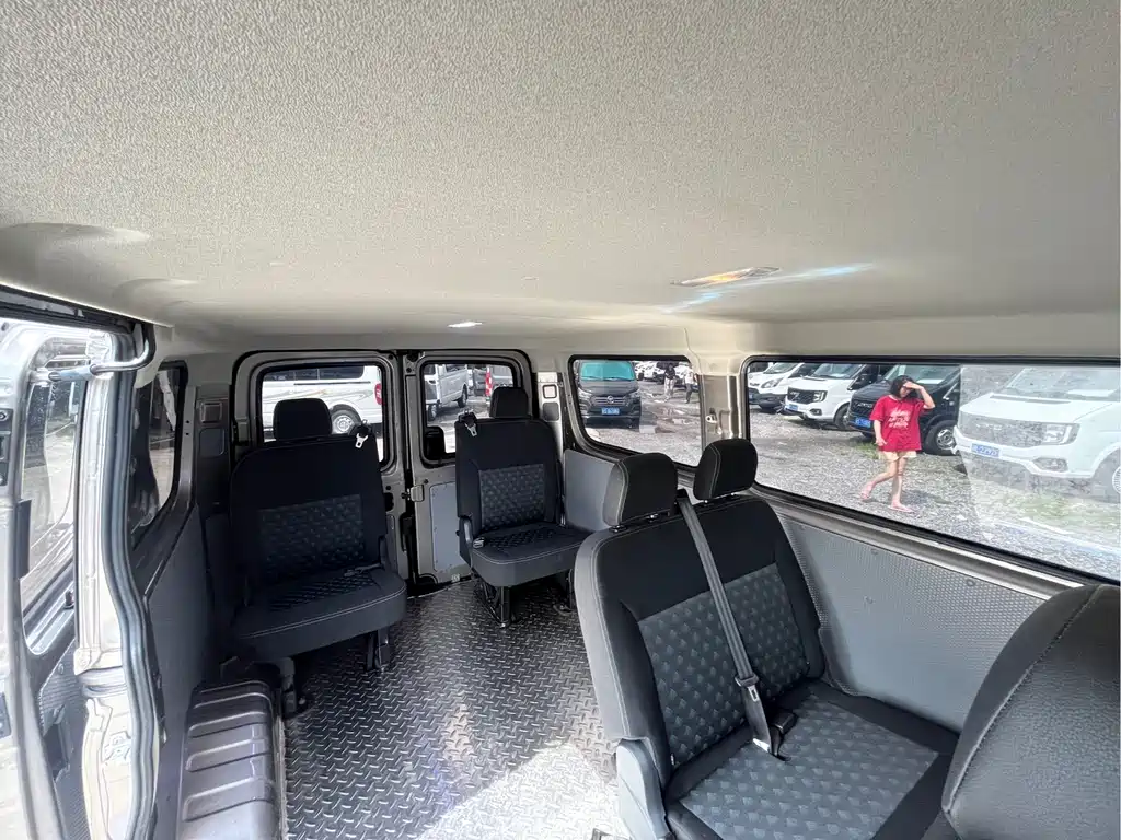 Xintu V80 新途V80 2024款 傲运通 6 AMT 短轴超低顶147 Ps 5/6座