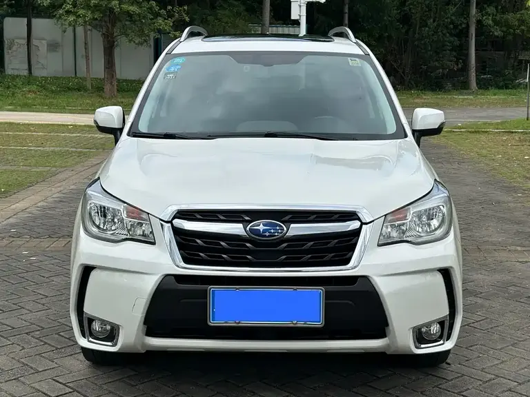 Subaru Forester 2.0 i Fashion Navigation