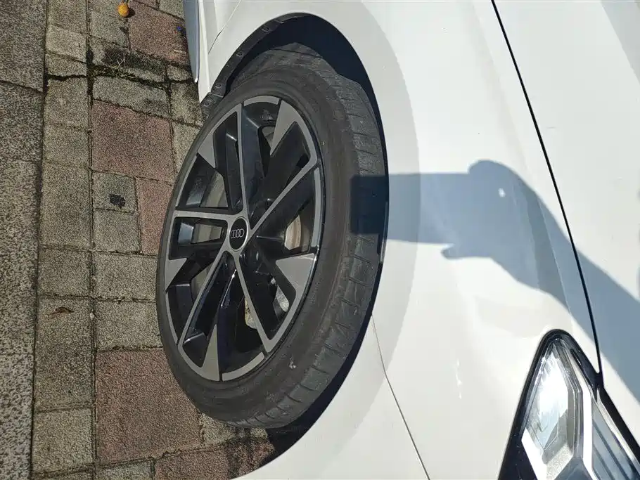 Audi A3 A3 L Limousine 35 TFSI Flying Spur Premium