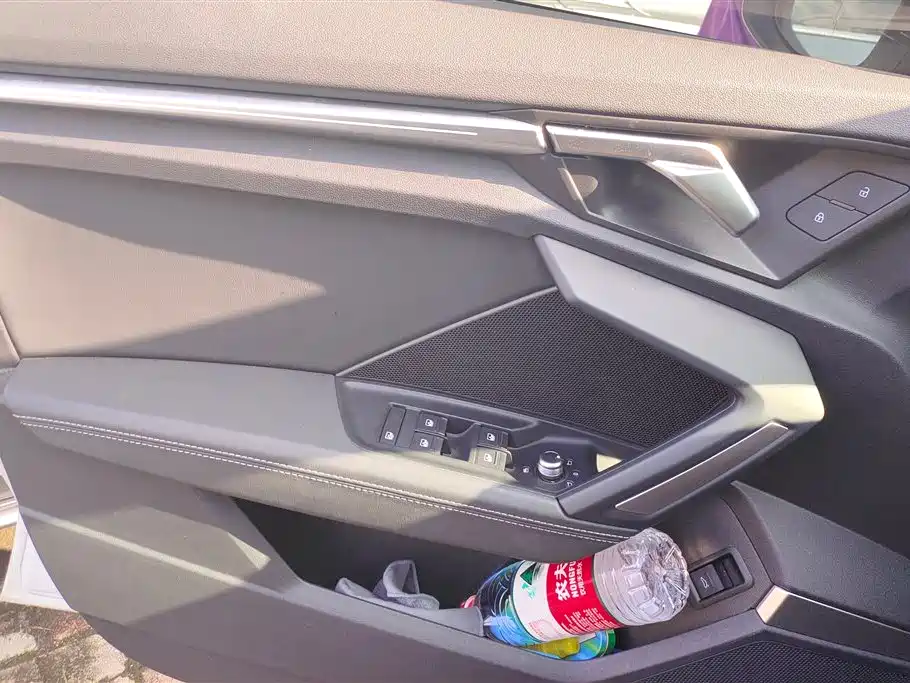 Audi A3 A3 L Limousine 35 TFSI Flying Spur Premium