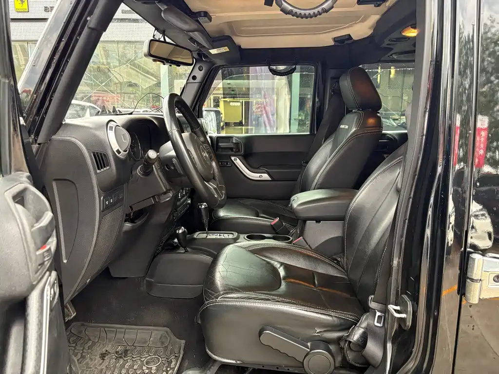 Wrangler 牧马人 2013款 3.6 L Rubicon 四门版