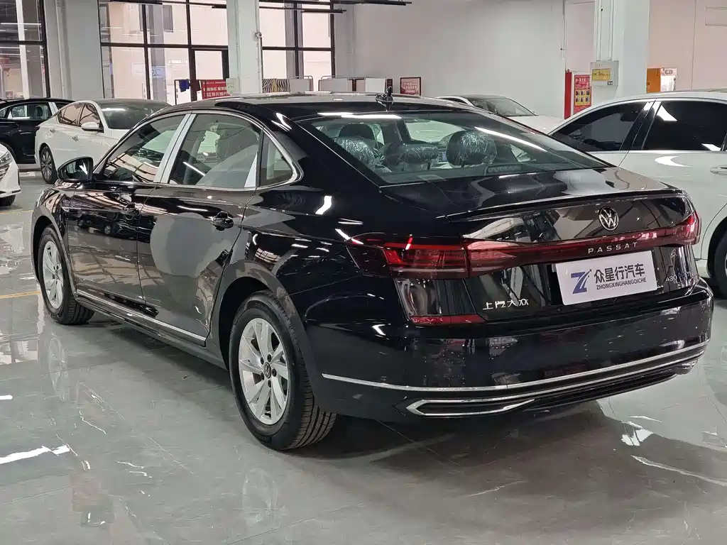 Passat NEV 帕萨特插电混动 2025款 430 PHEV 混动商务版
