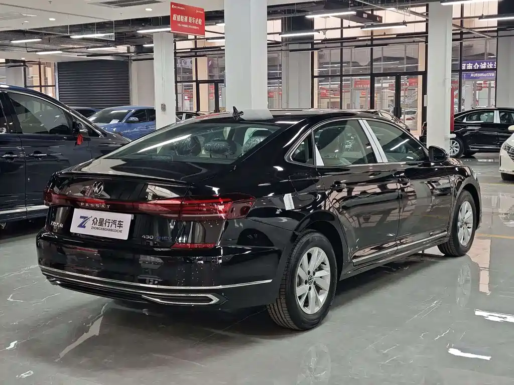 Passat NEV 帕萨特插电混动 2025款 430 PHEV 混动商务版