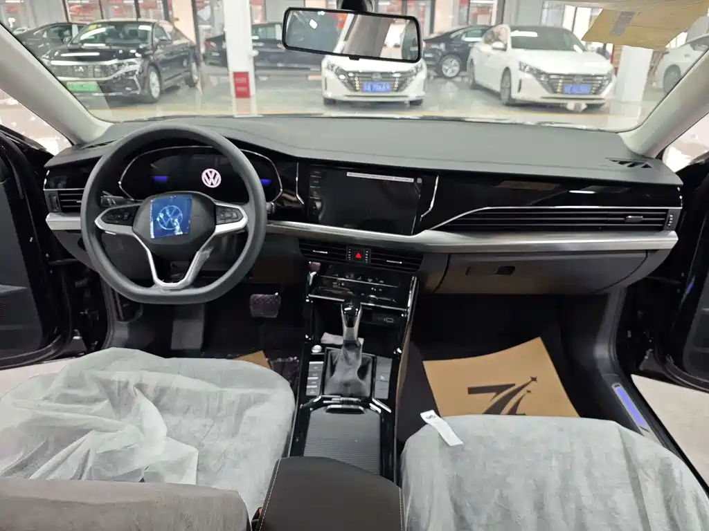 Passat NEV 帕萨特插电混动 2025款 430 PHEV 混动商务版