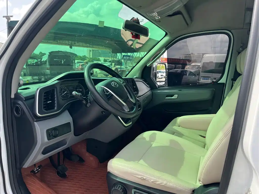 Xintu V80 2.0 T Manual Classic Aoyuntong LWB Mid Roof 6 7 8 9-seat