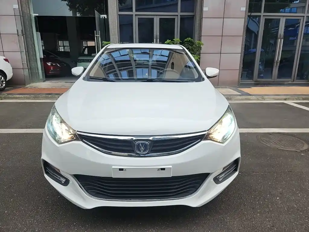 Eado XT 1.6 L Auto Handsome Cool CN-IV