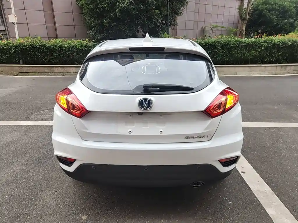 Eado XT 1.6 L Auto Handsome Cool CN-IV