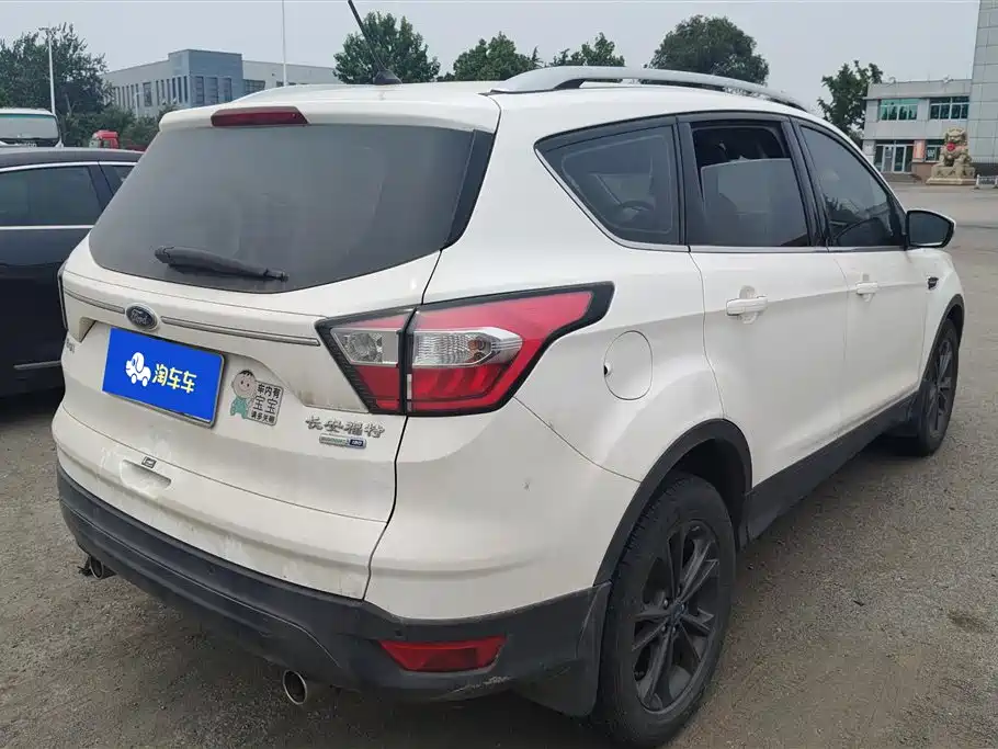 Kuga EcoBoost 180 2 WD Platinum Wing CN-VI