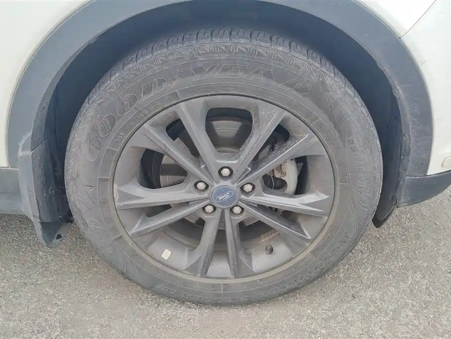 Kuga EcoBoost 180 2 WD Platinum Wing CN-VI