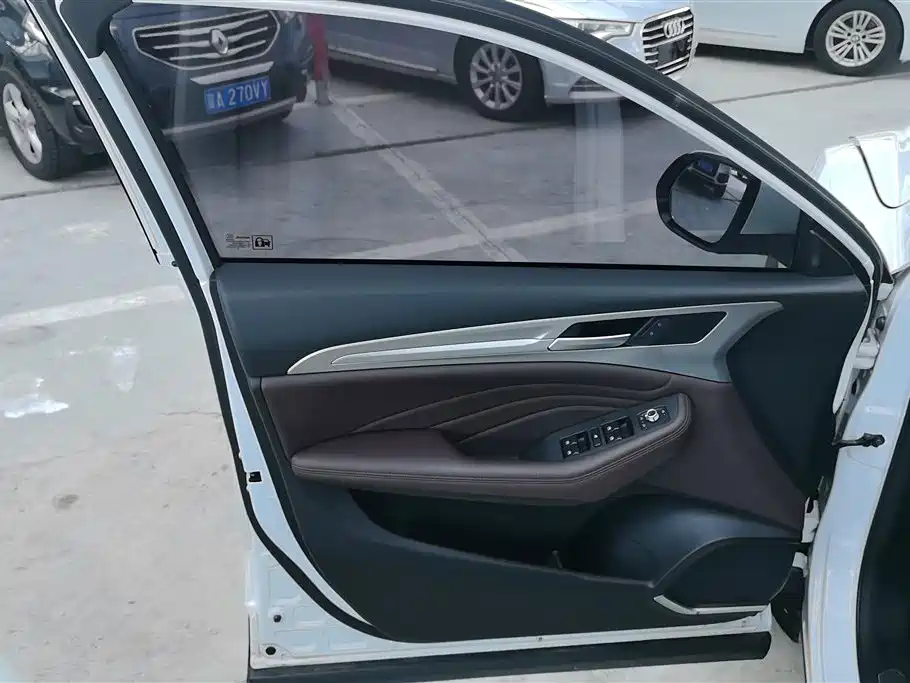 Haval F7 哈弗F7 2019款 2.0 T 两驱i范 国VI