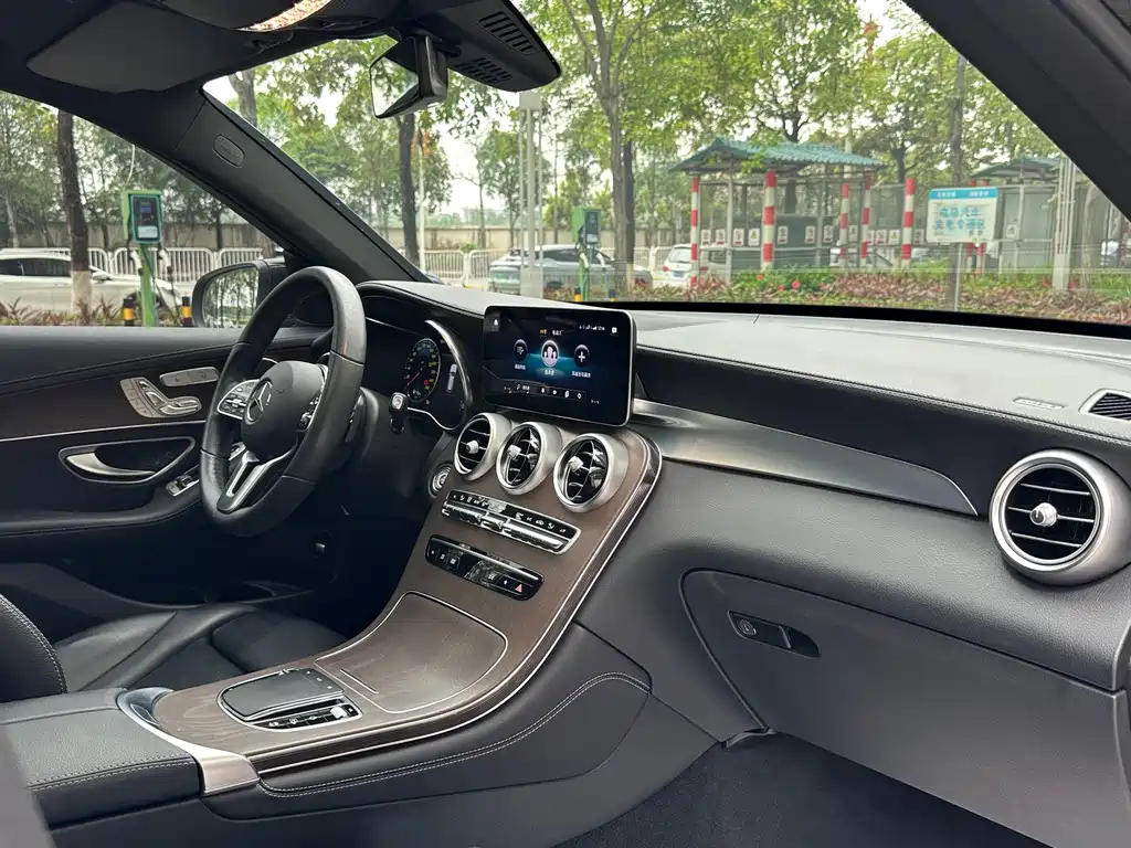 Mercedes-Benz GLC GLC 260 L 4 MATIC Luxury