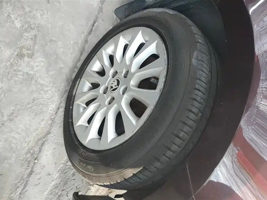 Superb 1.8 TSI Auto Noble