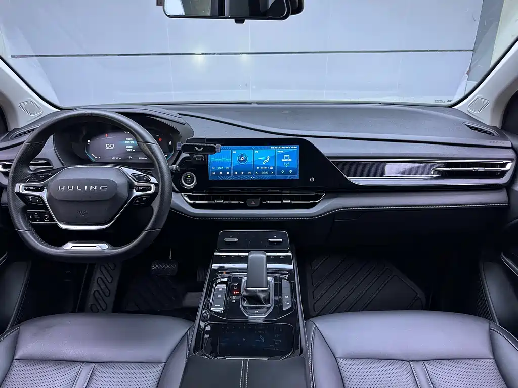 Wuling Victory 1.5 T CVT Flagship