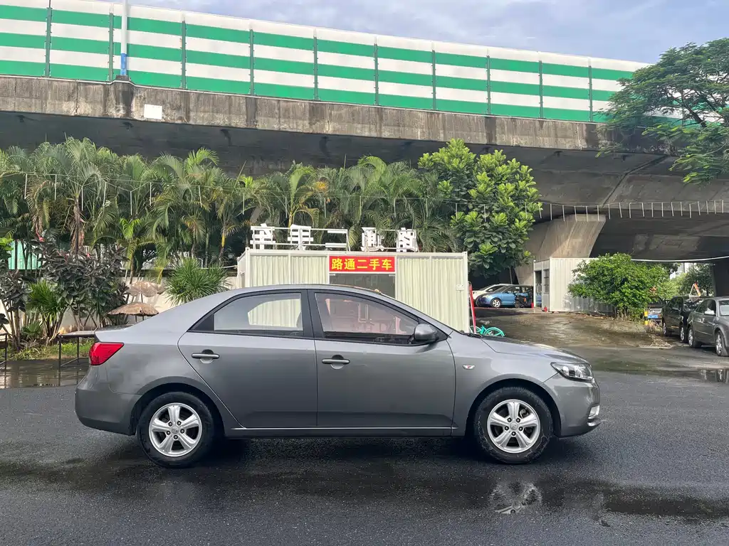 Forte 1.6 L AT GL