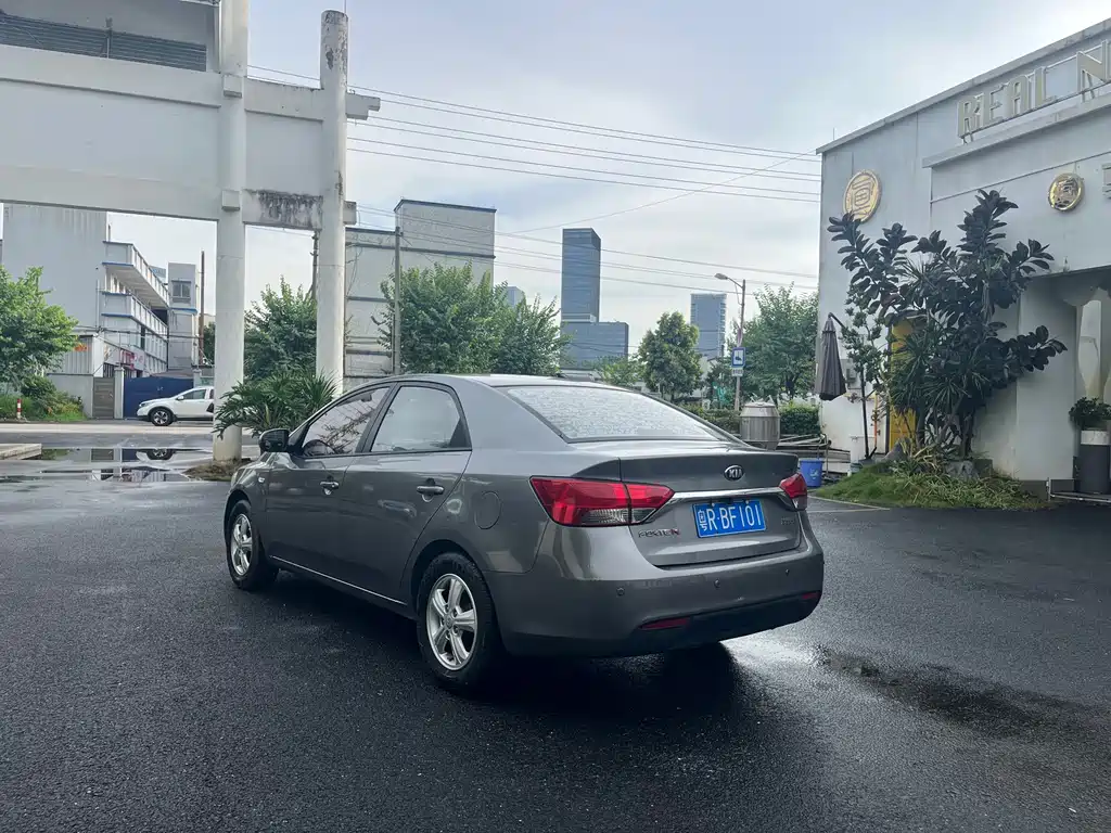 Forte 1.6 L AT GL