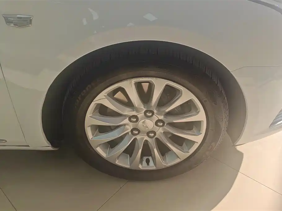 Cadillac XTS 28 T Tech