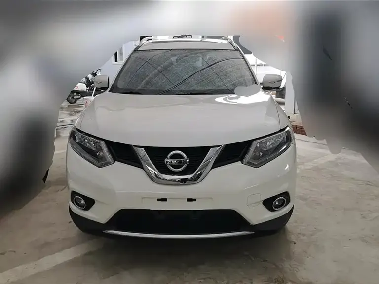 Nissan X-Trail 2.5 L CVT Luxury 4 WD
