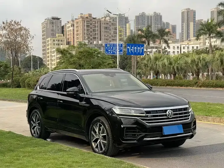 Volkswagen Touareg 3.0 TSI Sharp Edge CN-VI
