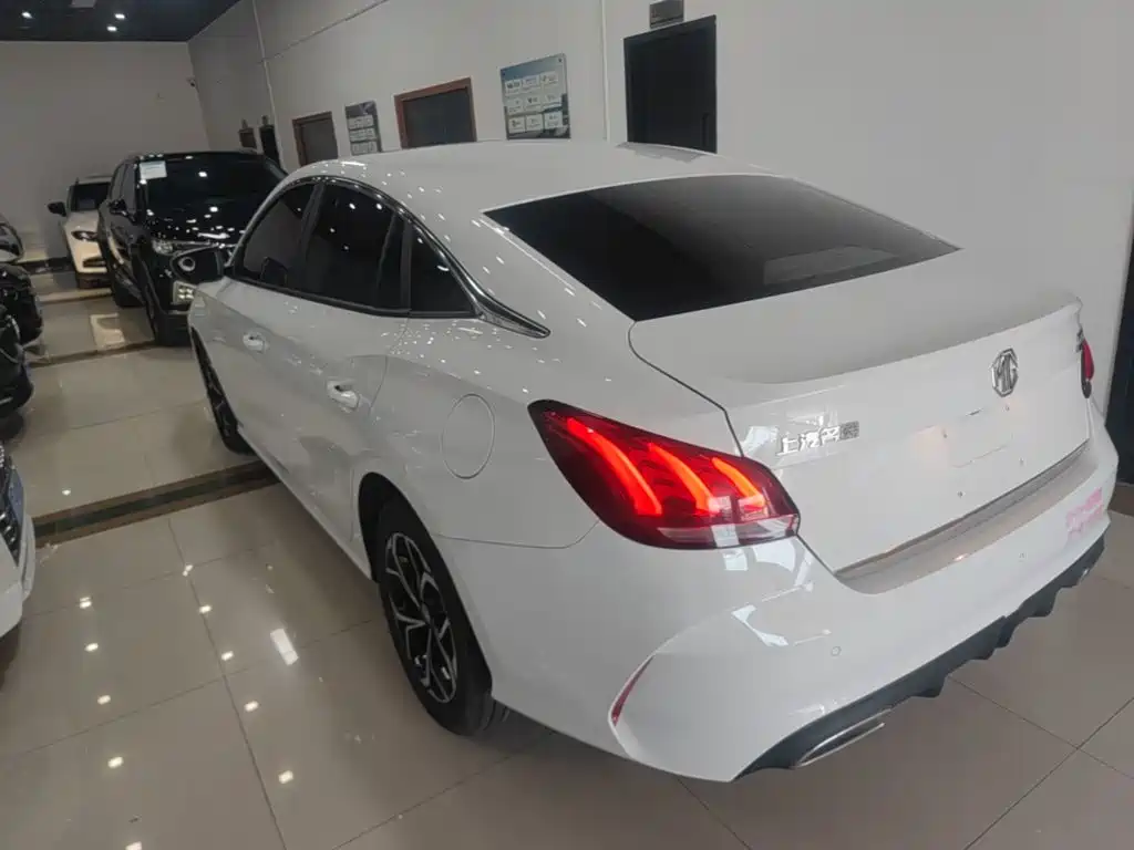 MG5 180 DVVT Manual Youth Luxury