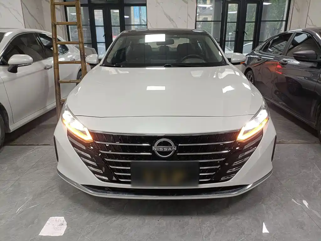 Teana 2.0 L XL-TLS Joy