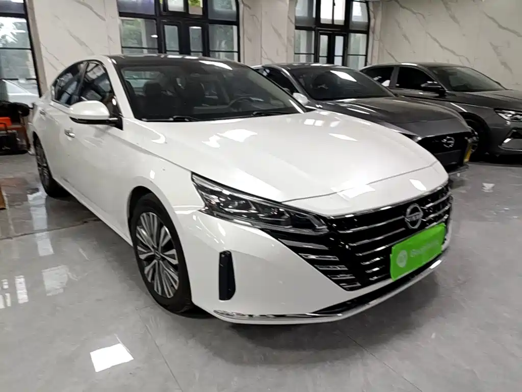 Teana 2.0 L XL-TLS Joy