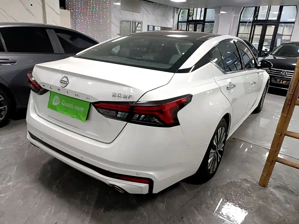 Teana 2.0 L XL-TLS Joy