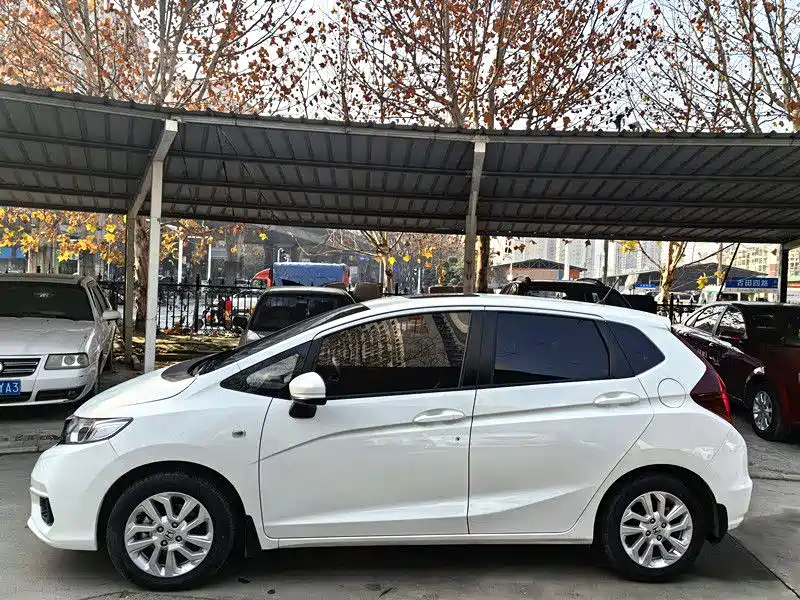 Fit 1.5 L CVT Comfort
