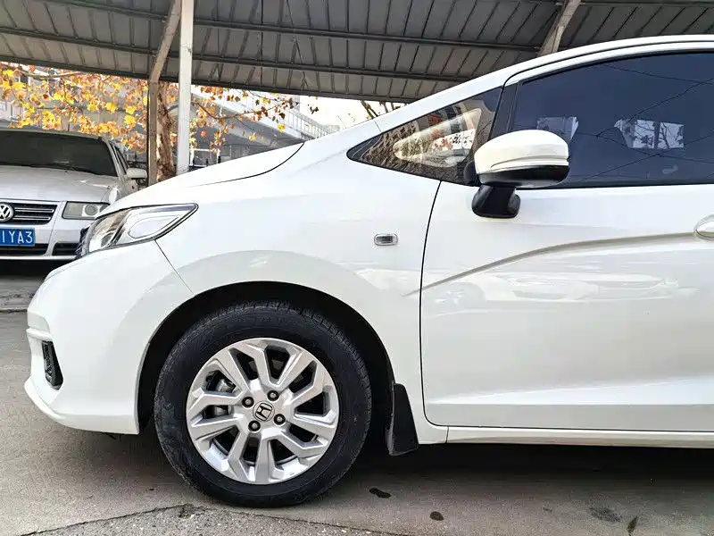 Fit 1.5 L CVT Comfort